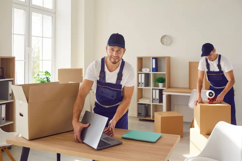 a team of packers and movers in Banashankari packing office goods
